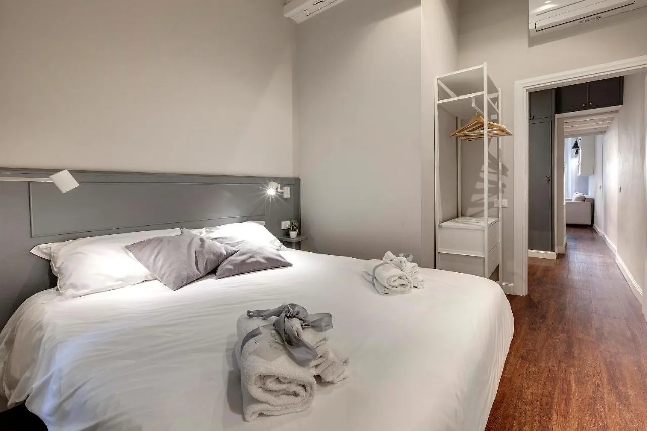Cloe Apartment By Mamo Florence
