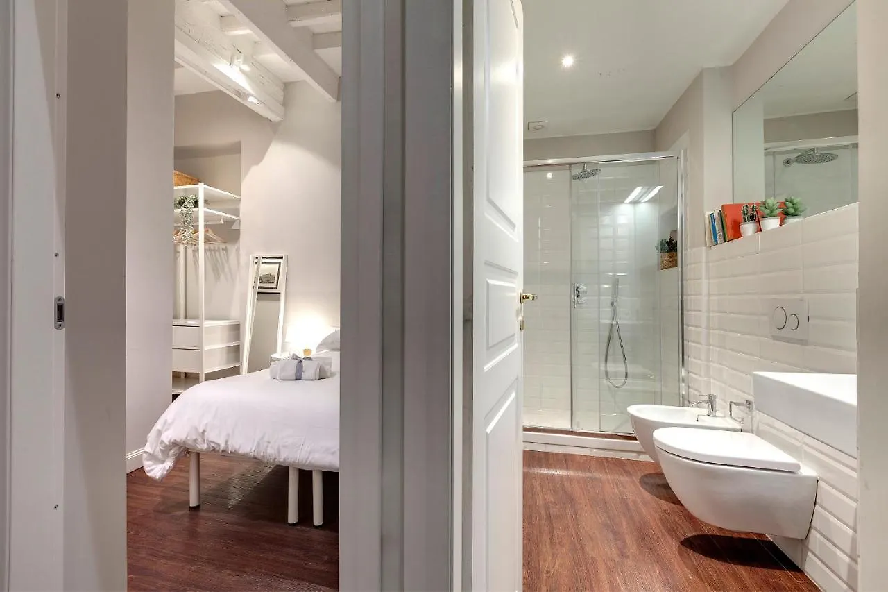 Cloe Apartment By Mamo Florence